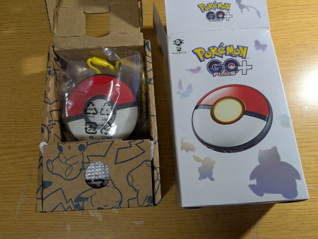 Pokémon GO Plus ポケモンボール型｜Pokémon GO Plus +」公式サイト