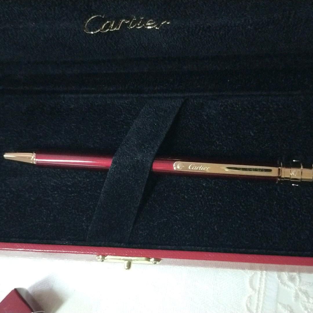 売れ筋 カルティエ ボールペン、替芯2つ付きセット
