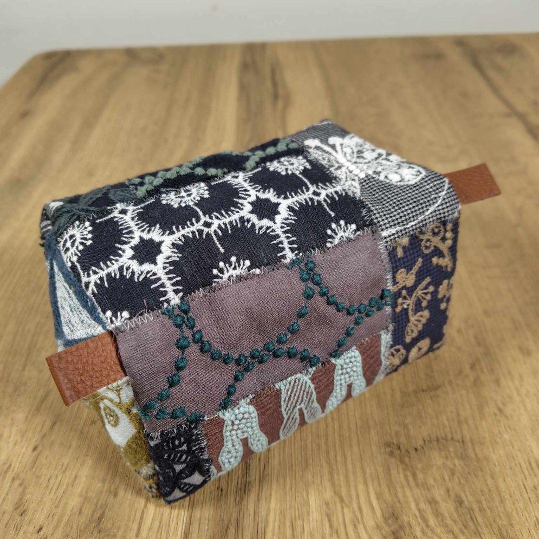 【専用】/カケラパッチポンピア　トレイ型化粧ポーチ/ペンケースメガネ