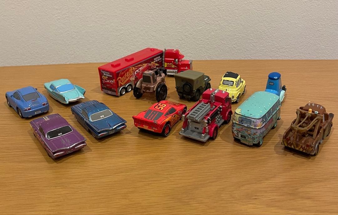 カーズ　トミカ　13台セット