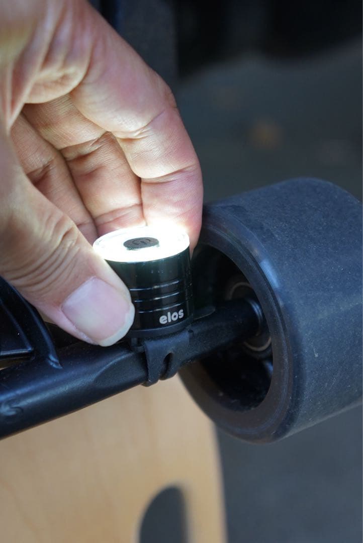 美品 elos スケートボード/LEDライト付き/袋付き