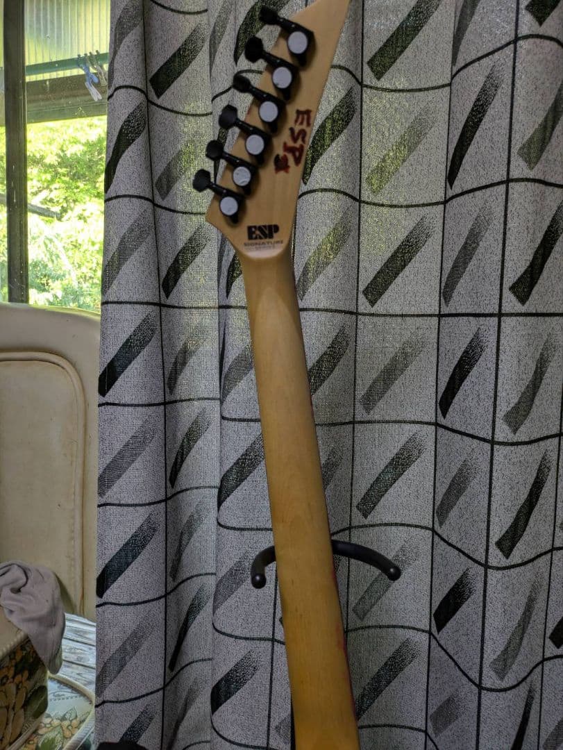 骸骨デザイン エレキギター ノーブランド よしえ 髑髏ギター ドクロ