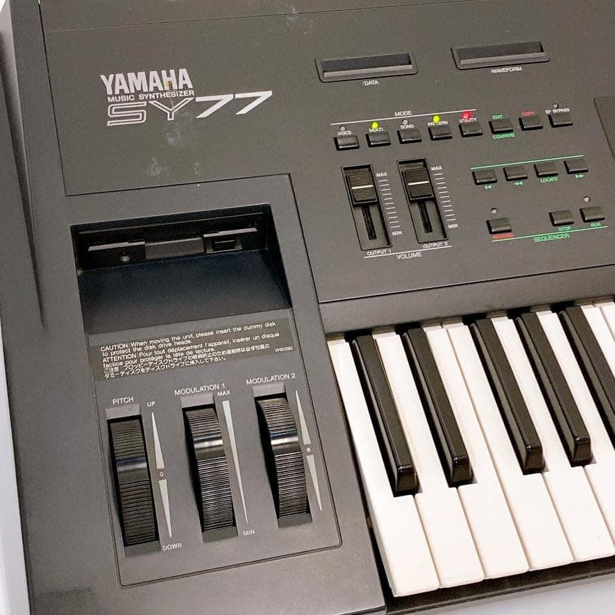 YAMAHA ヤマハ シンセサイザー SY77 ハードケース付き 音出し確認済