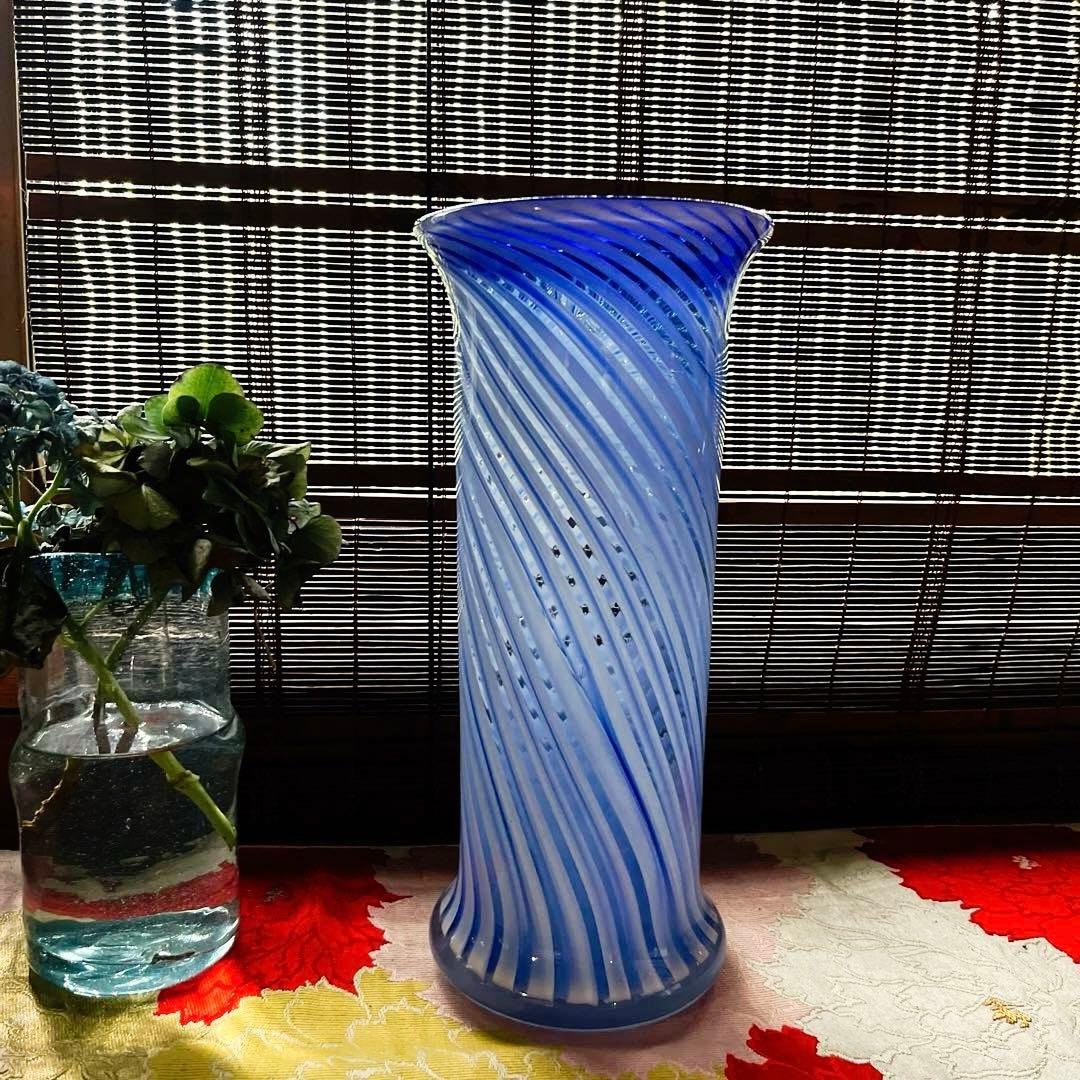 骨董　時代ガラス　希少　流線　スパイラル　反り口　円柱型　筒型　花器　花瓶 骨董 時代ガラス 希少 流線 スパイラル 反り口 円柱型 筒型 花器 花瓶