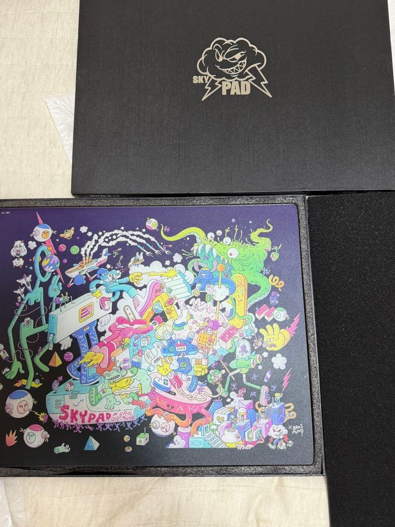 SKYPAD 3.0×Brosmind No.331 SKYPAD 3.0×Brosmind No.331 SkyPAD Glass