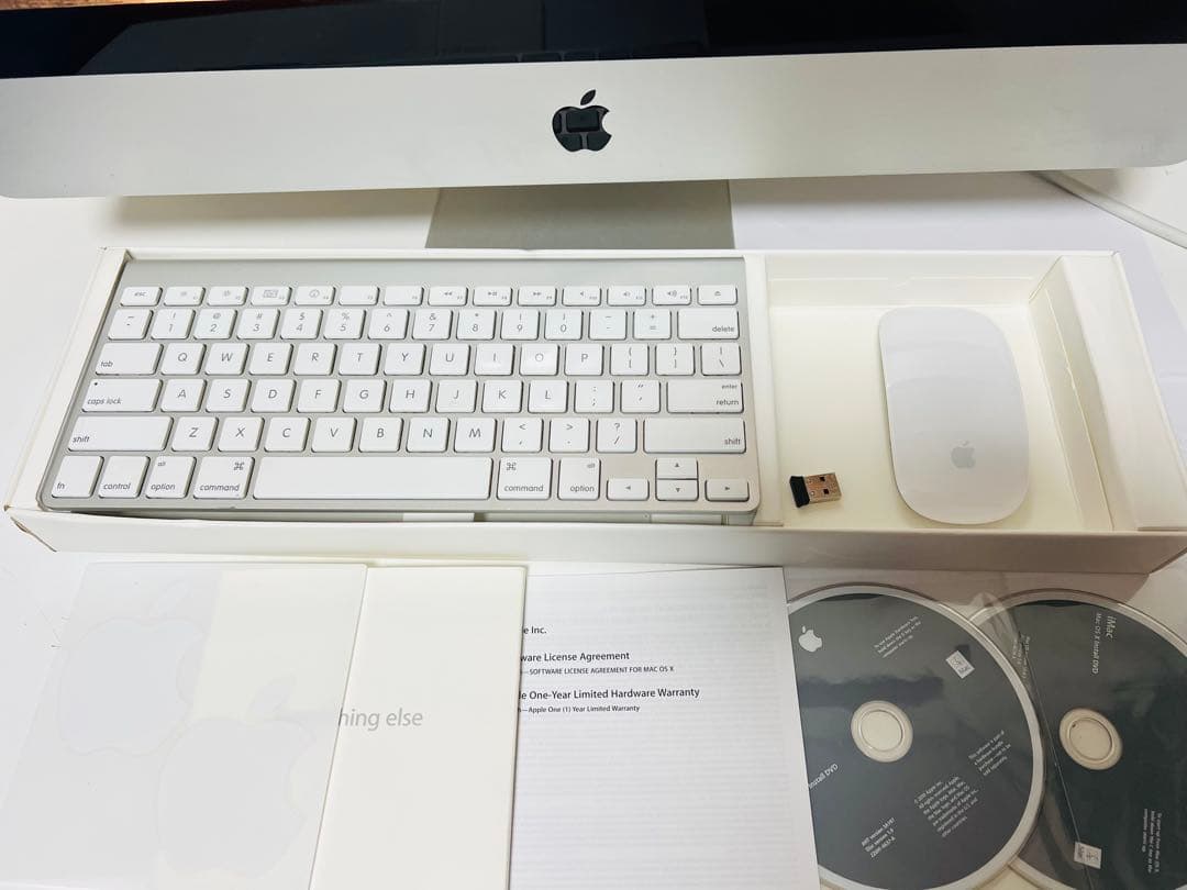 0*1様 iMac 21.5inch、キーボード、マウスのセット