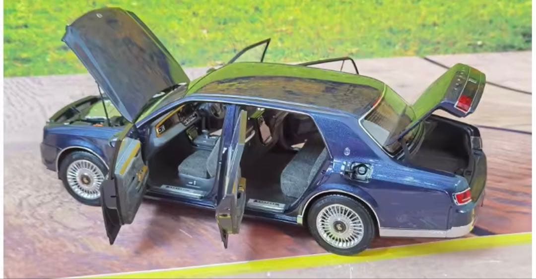 LCD 1:18 TOYOTA センチュリー 合金製 フルオープンカーモデルカー