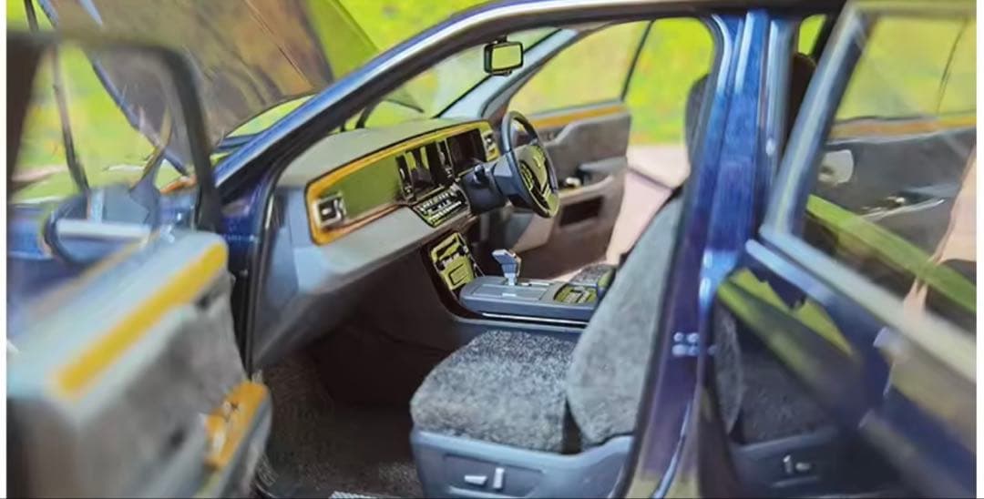 LCD 1:18 TOYOTA センチュリー 合金製 フルオープンカーモデルカー