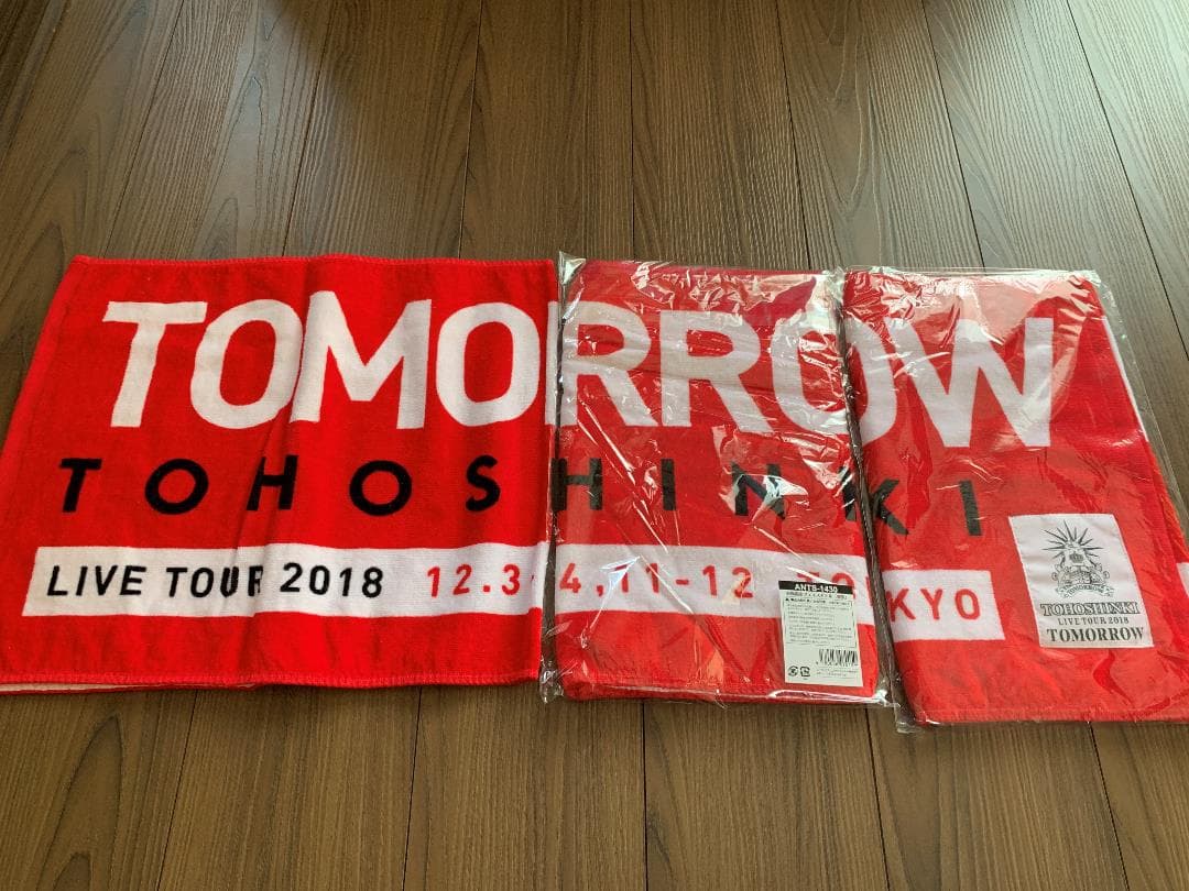 東方神起＞～TOMORROW 2018～ 会場限定フェイスタオル 赤・黒各2枚