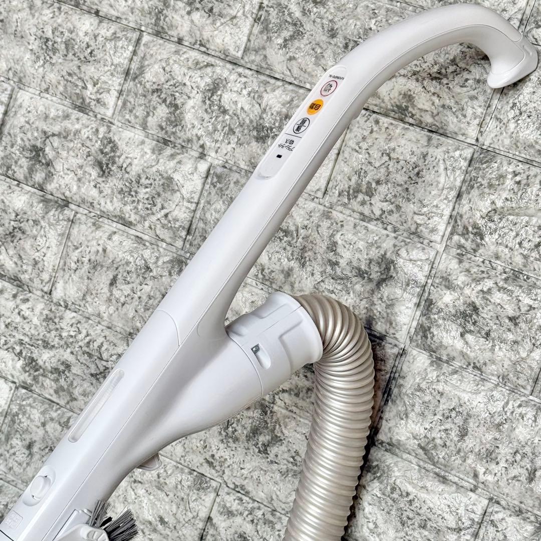 紙パック付き❗️Panasonic「Jコンセプト・クリーナー」MC-SJP810G