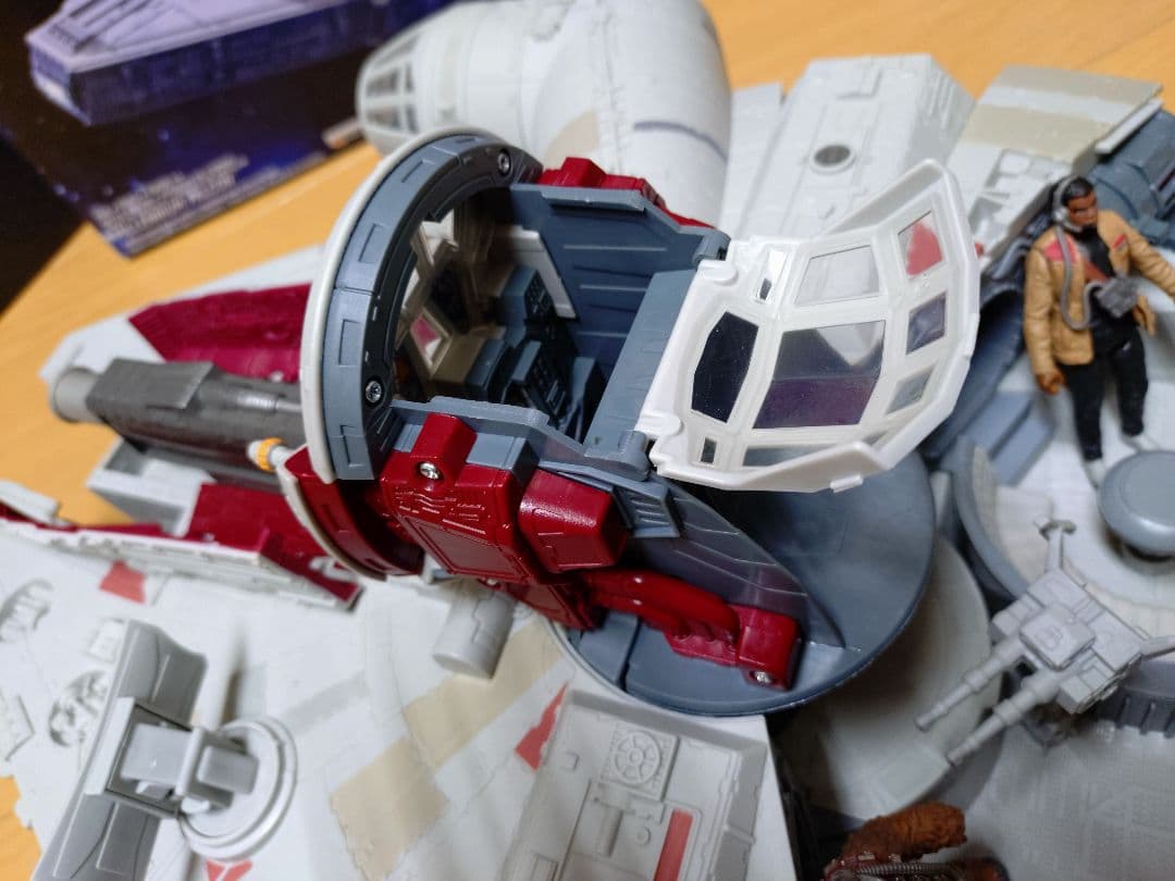 ミレニアム　ファルコン　ラージビークル　ベーシックフィギュア　フォースの覚醒