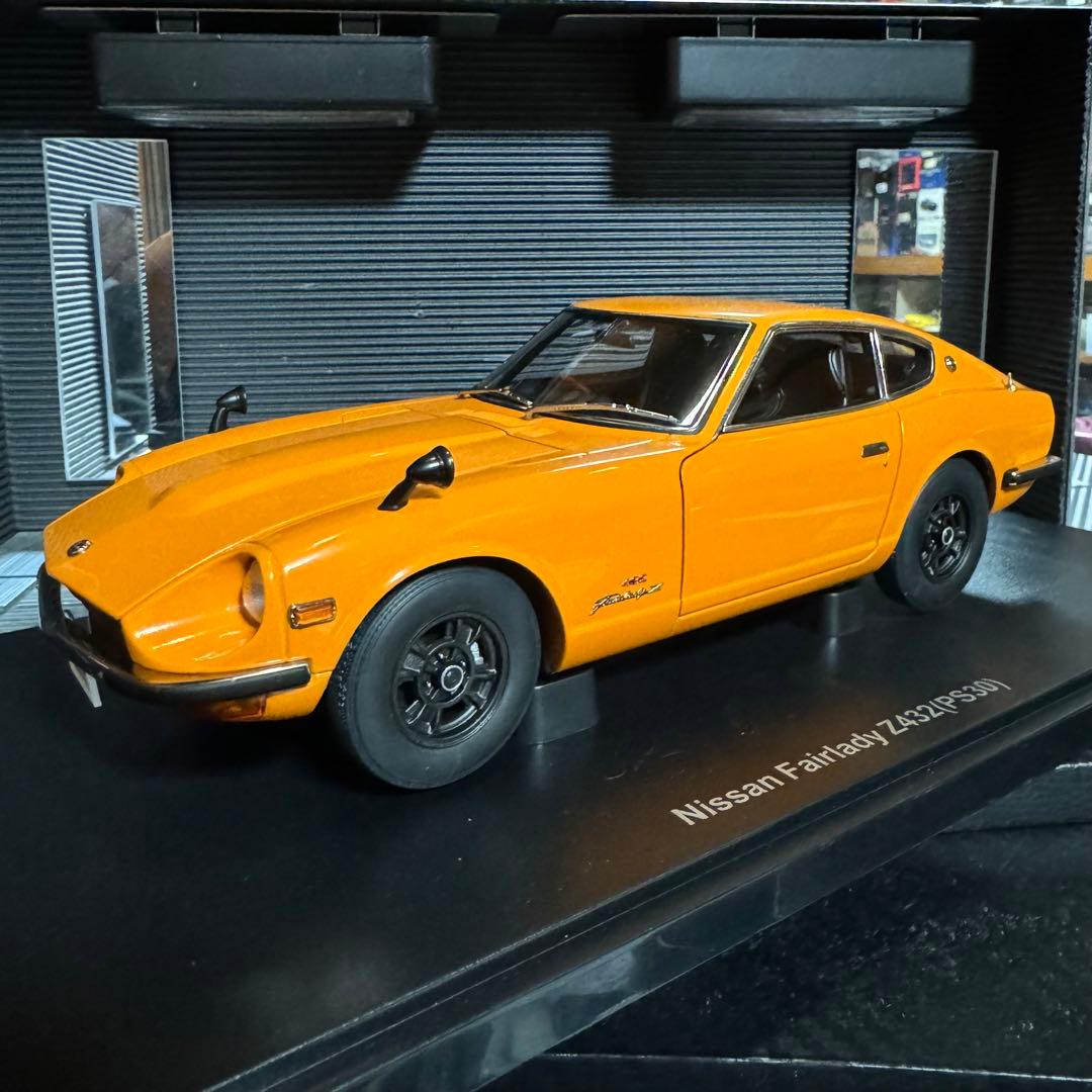 未展示品　オートアート1/18 日産フェアレディZ423 (PS30) オレンジ