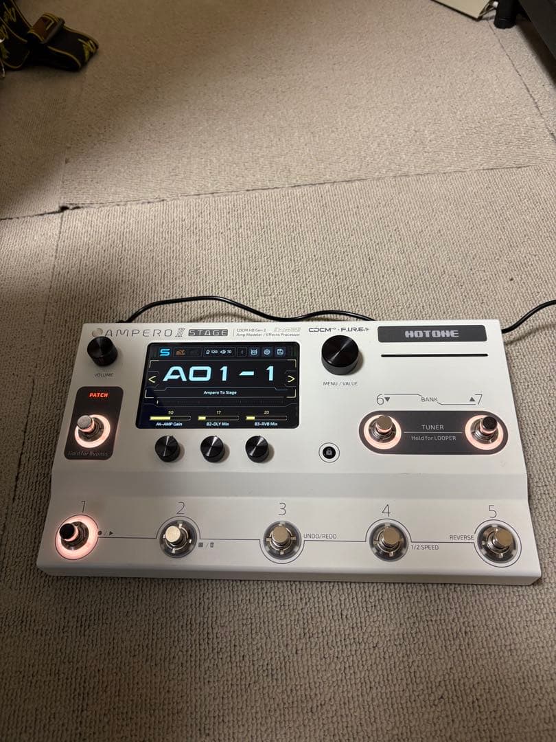 HOTONE Ampero II STAGE アンラッチフットスイッチ付属