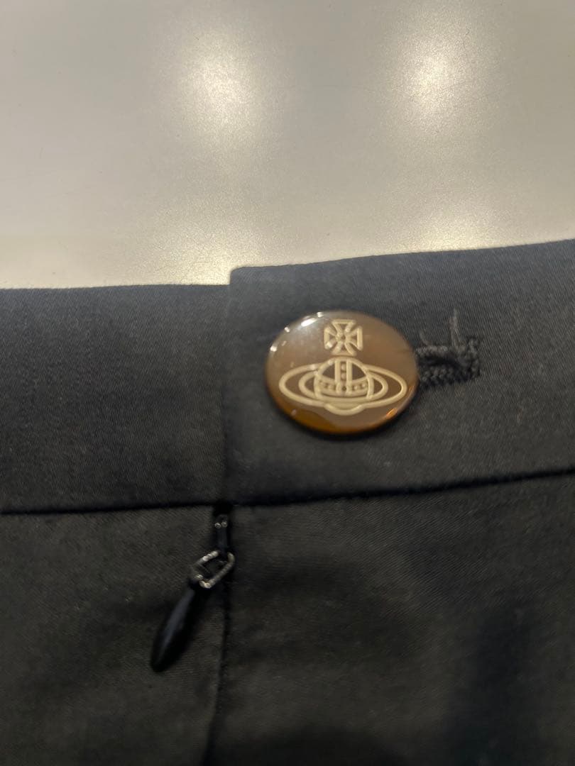 ⭐︎美品⭐︎ヴィヴィアンウエストウッド　タック入り黒フレアスカート　かわいい　個性的