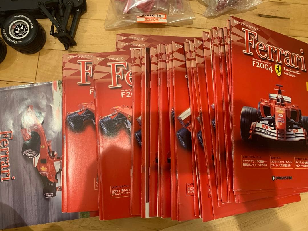 ディアゴスティーニ　1/8F1エンジンカーラジコン　フェラーリF2004 京商