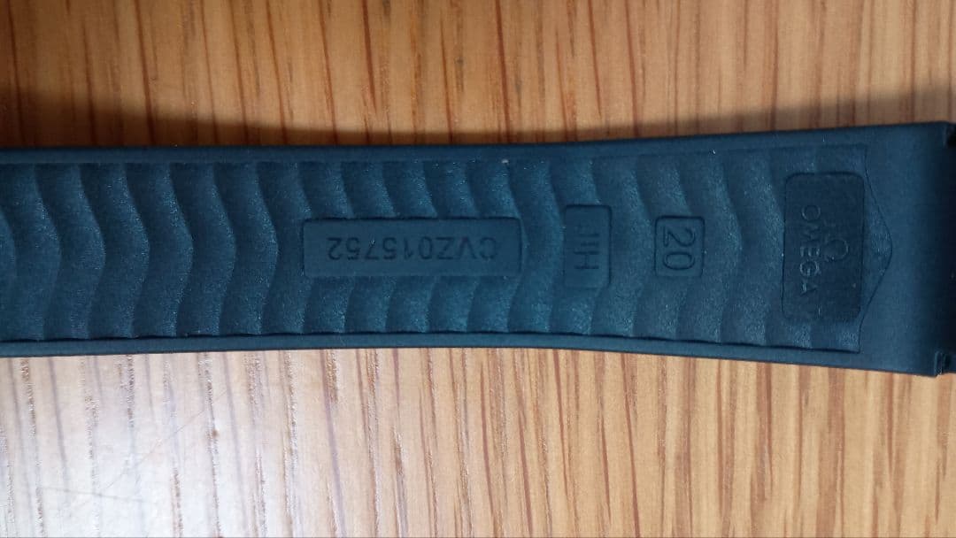 OMEGA（オメガ）ツーピースラバーストラップ