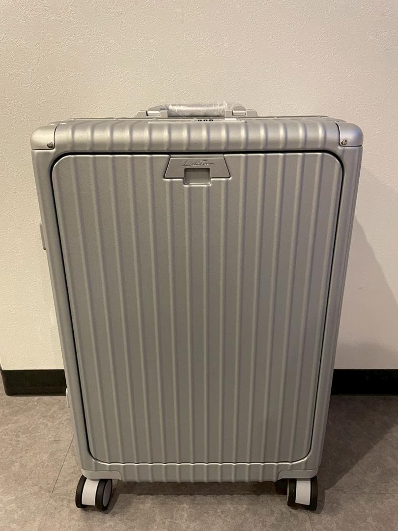 リベティ多機能キャリーケース【マットシルバーМサイズ】30 リベティ多機能キャリーケース【マットシルバーМサイズ】30 リベティ多