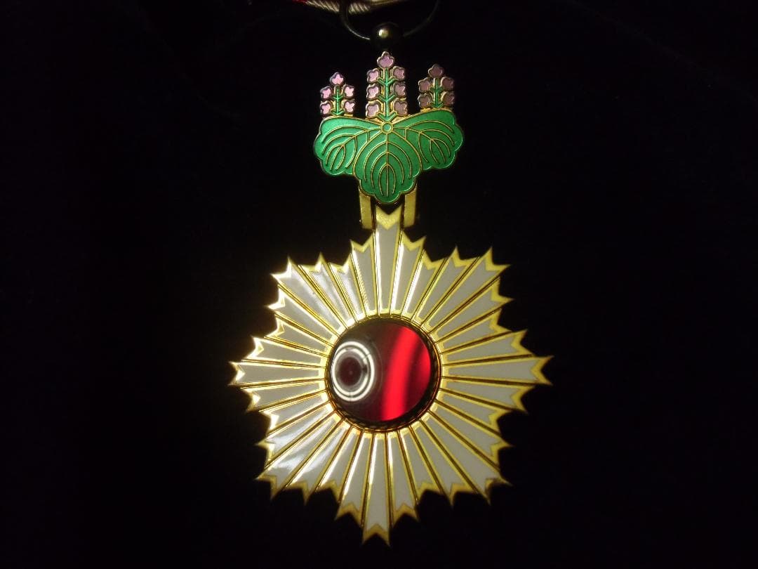 ●日本の勲章/徽章＊勲四等旭日小綬章＋三四会バッジ（実物）