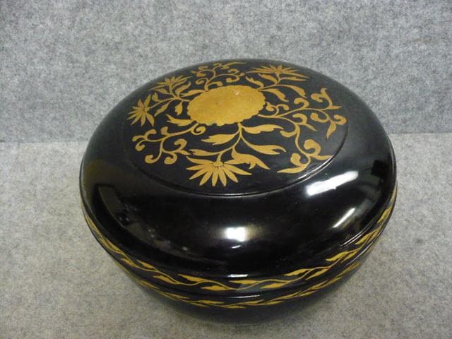 黒塗 蒔絵 菊唐草図 飯櫃 [B31520]