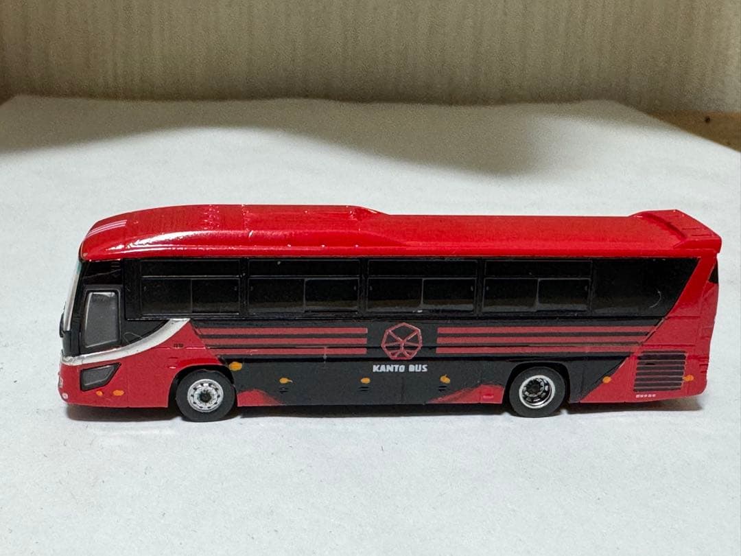 hagachan出品バスコレ改造品新型ガーラ関東自動車バス新貸切カラー