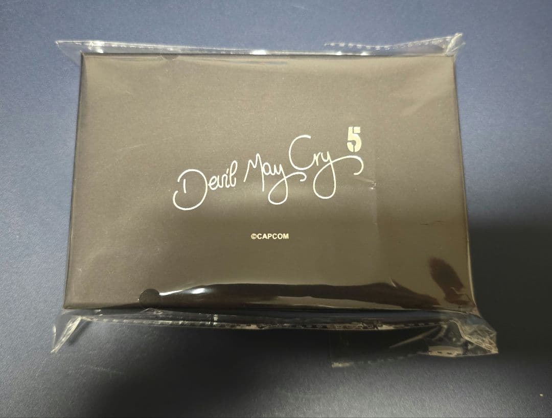 カプコンストア　カプコンカフェ　デビルメイクライ　ピンズコレクション