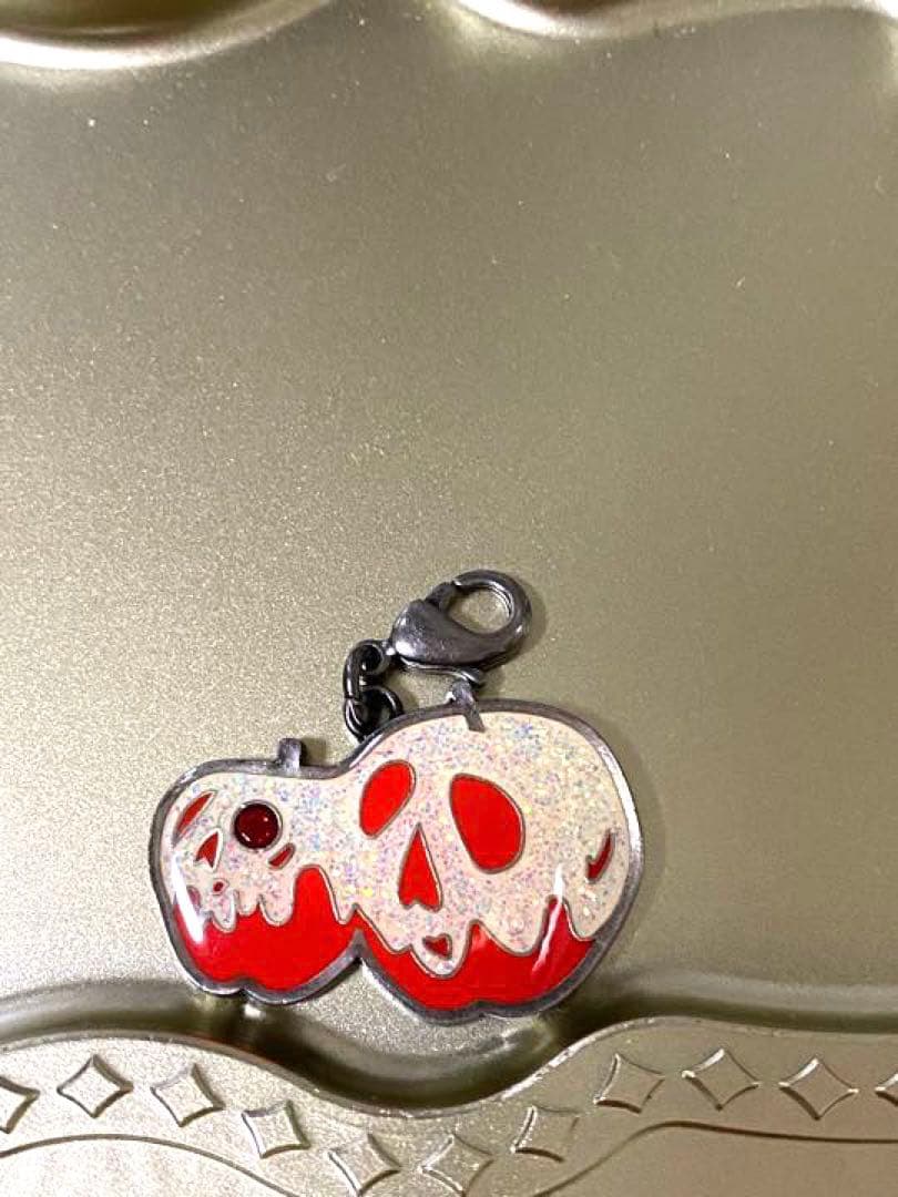 ディズニー ハロウィン ヴィランズ チャーム 手下 女王 フロロー 2017年