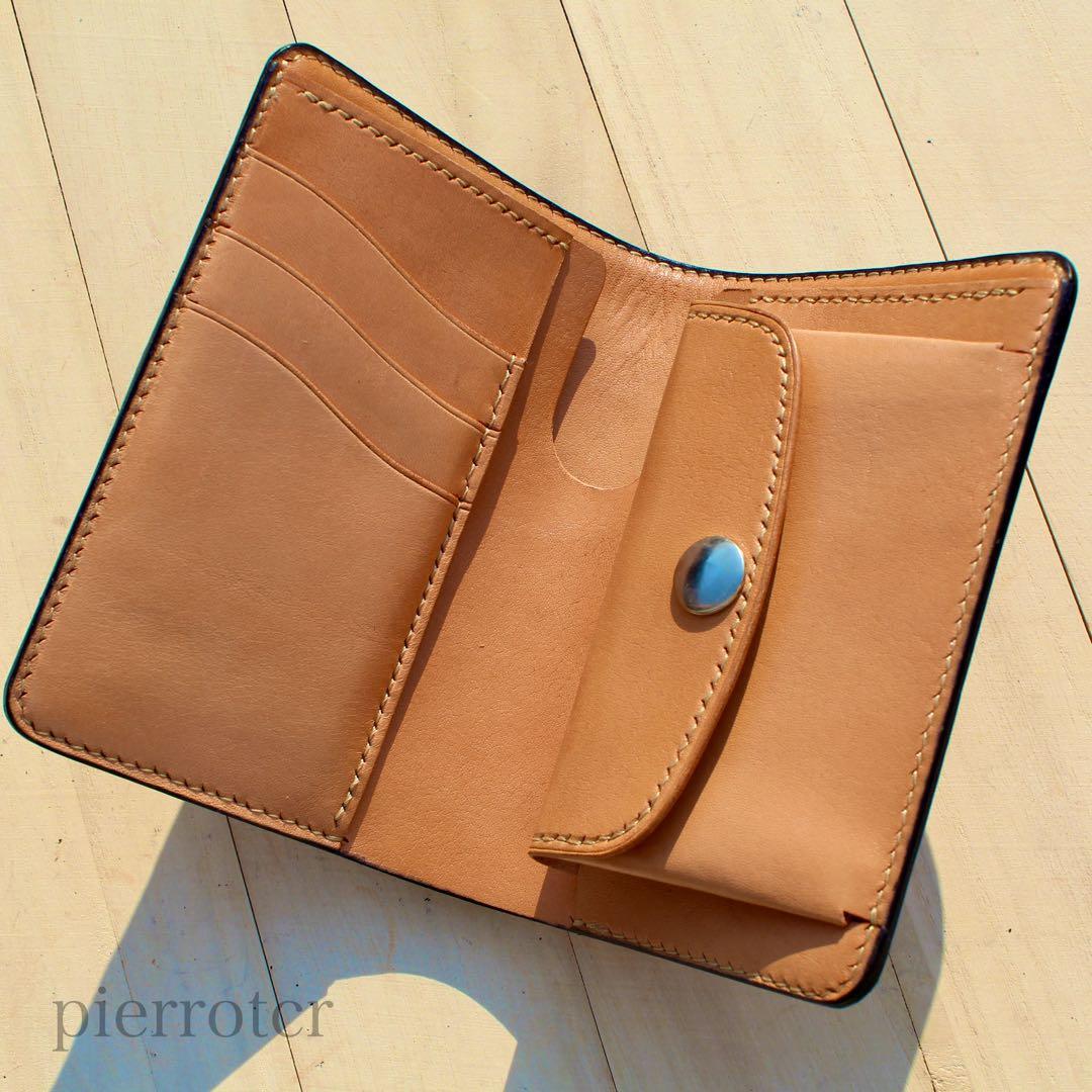 手彫り革財布　カービングミドルウォレット