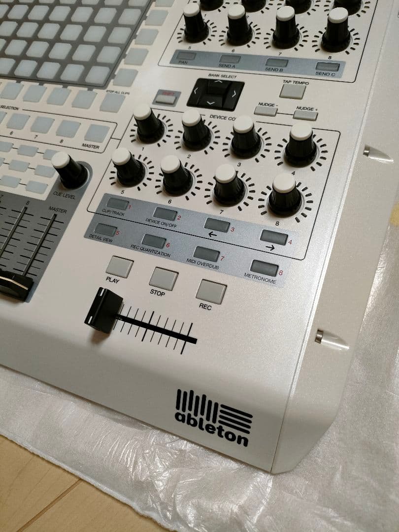 未使用・限定カラー】AKAI APC40 Ableton コントローラー