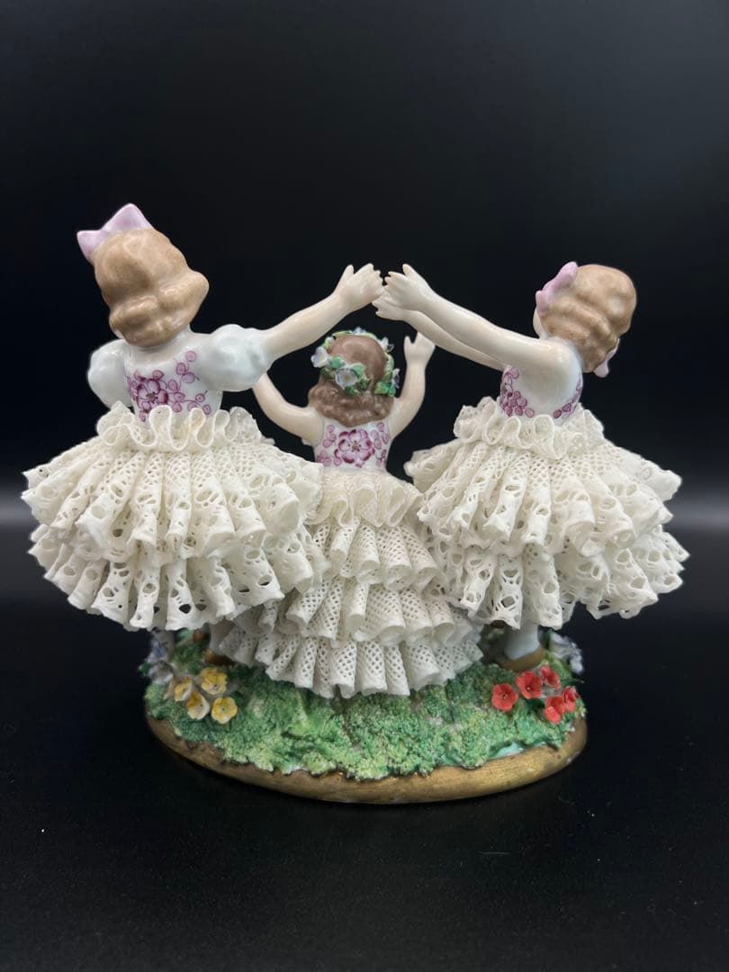 陶器製 三人の少女 フィギュア