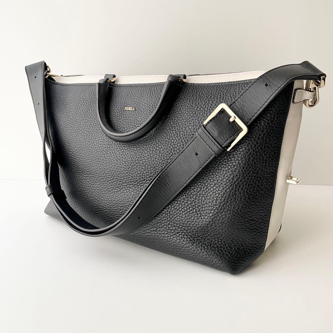 フルラ FURLA ハンドバッグ 2way ブロガー レザー 見た目が変わる
