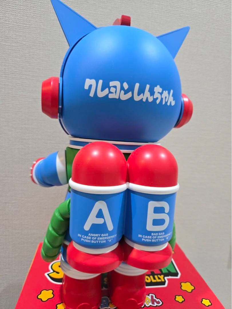 MEGA SPACE molly 400% アクション仮面 クレヨンしんちゃん - メルカリ