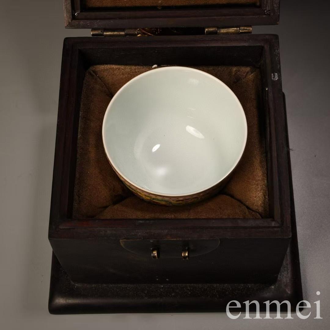 中国古美術・旧蔵乾隆年款・琺瑯彩・粉彩磁器小酒碗・