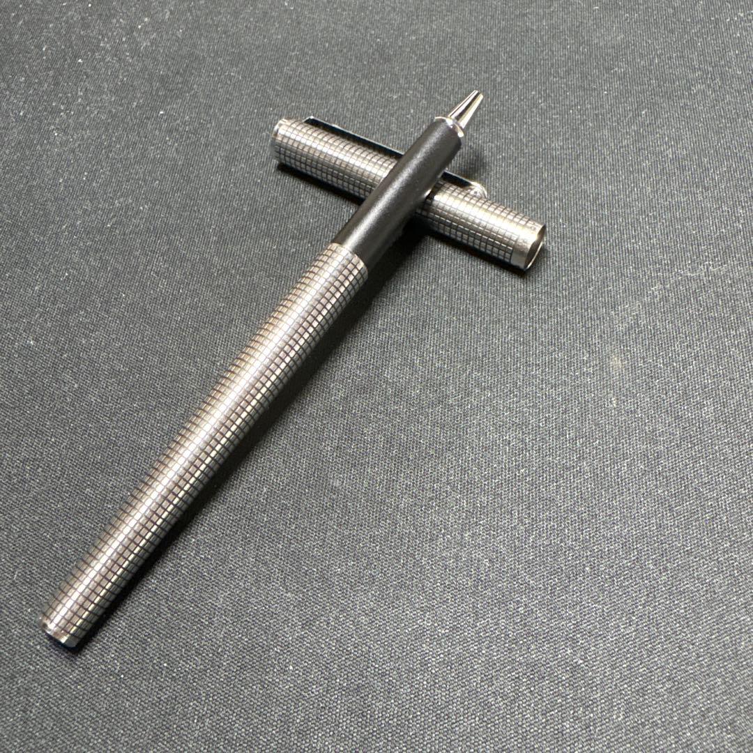 新品 廃盤 PILOT パイロット ローリート ボールペン 水性 格子 蝕刻