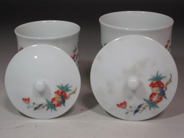 ☆ 13代柿右衛門 花実文湯飲 そろいの美しい品です☆