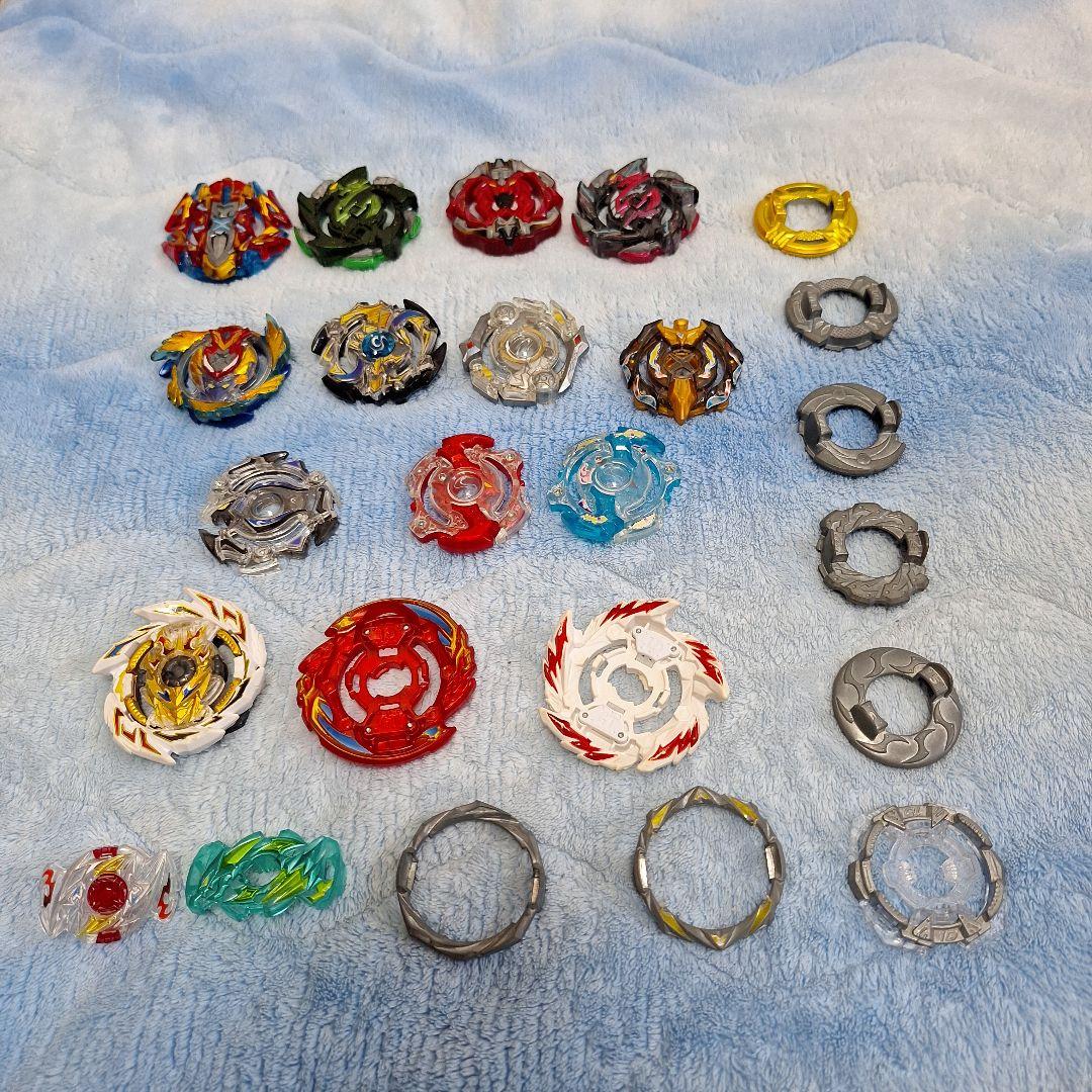 ベイブレードX 引退品 まとめ売りベイ、ランチャー多数 スタジアム2