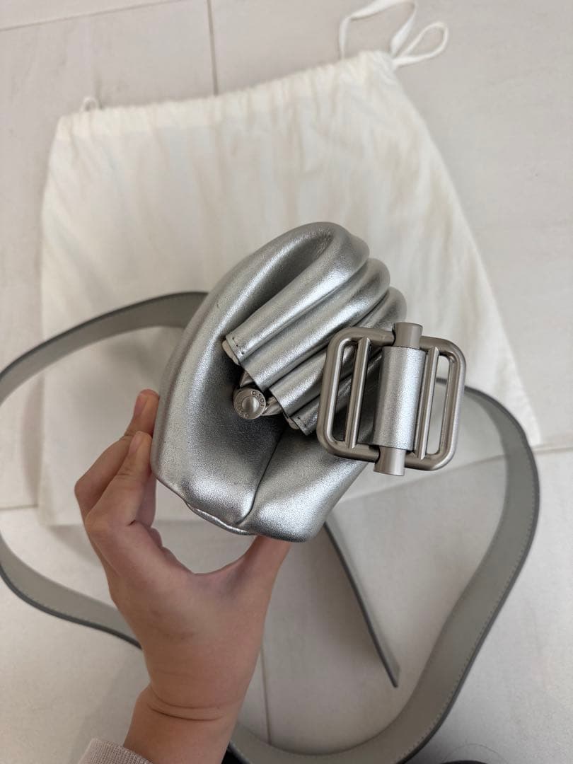 【keiさま】osoi ショルダーバッグ　シルバー