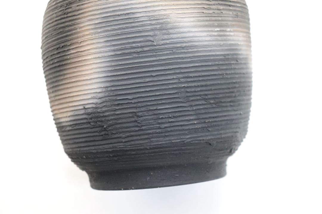 坂田甚内作　黒陶弦紋蓋付壺① 送料込250810