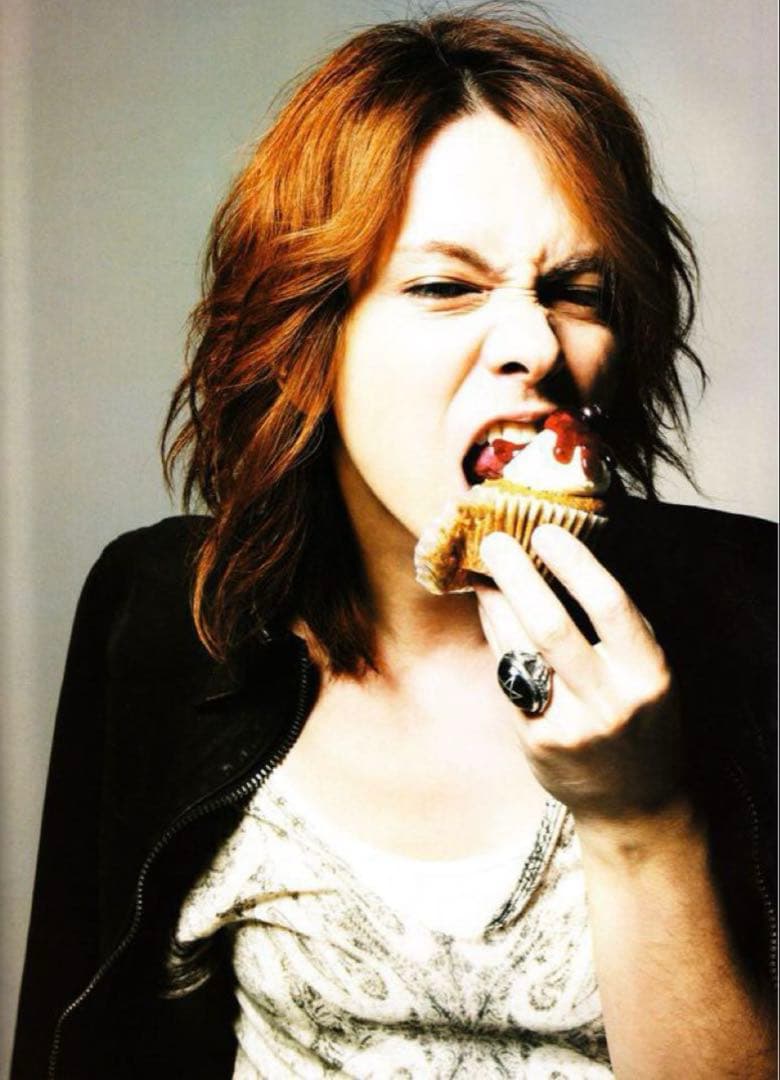 アレックスストリーター エンジェルハートリング 14号 東京レッド hyde着用