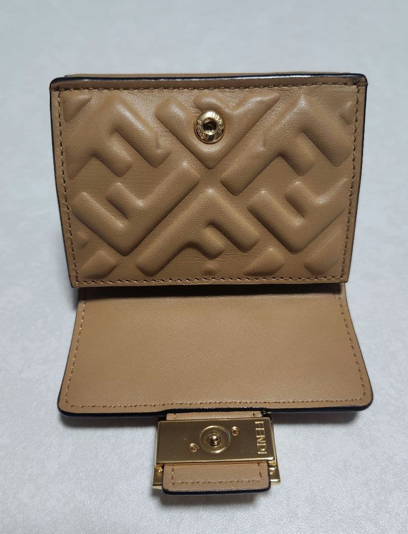 フェンディ　バケット　三つ折りウォレット　マイクロ　美品