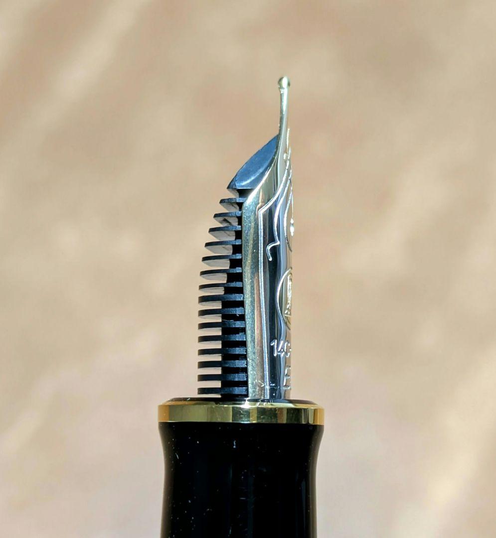 ペリカン万年筆 スーベレーン M400 ブラック×ゴールド14金 EF - メルカリ