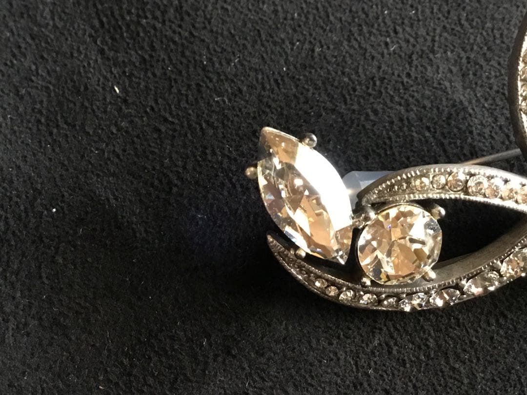 在庫一掃セール中！職人技が一粒光るパールと輝きを放つストーン