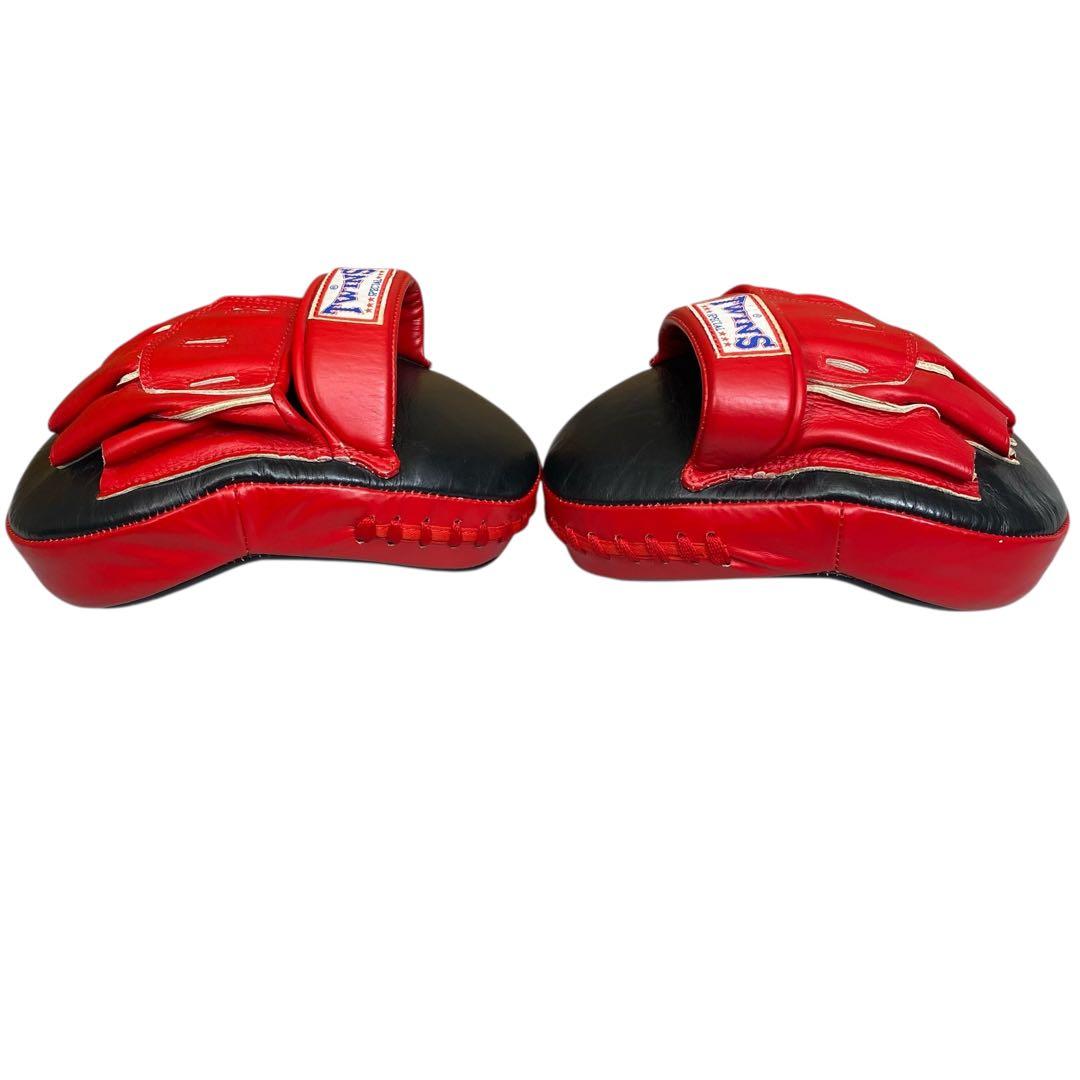 TWINS SPECIAL パンチングミット 赤