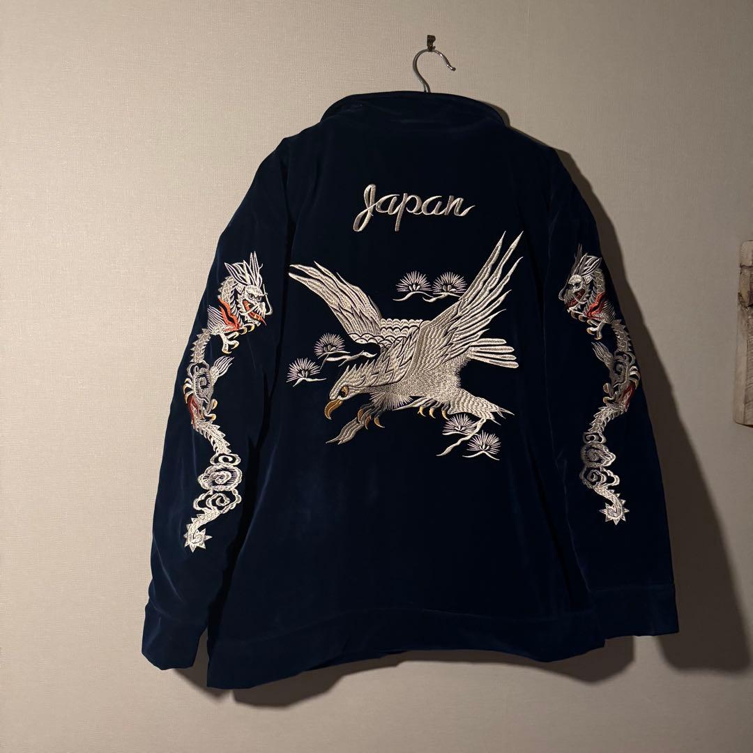 【中綿ブルゾン】刺繍ドラゴンと鷲のベルベットジャンパー　ネイビーLLサイズ