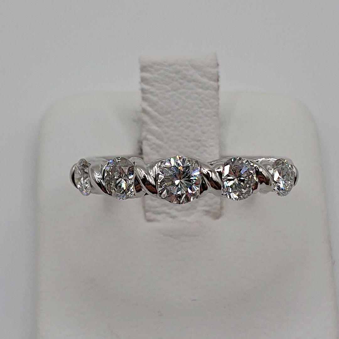 はる様1カラットUP 5粒 ツイスト天然ダイヤモンドリング エタニティPt900
