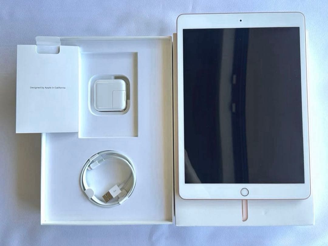 第7世代iPad本体 、32GB、ホワイト、箱・充電ケーブル付き