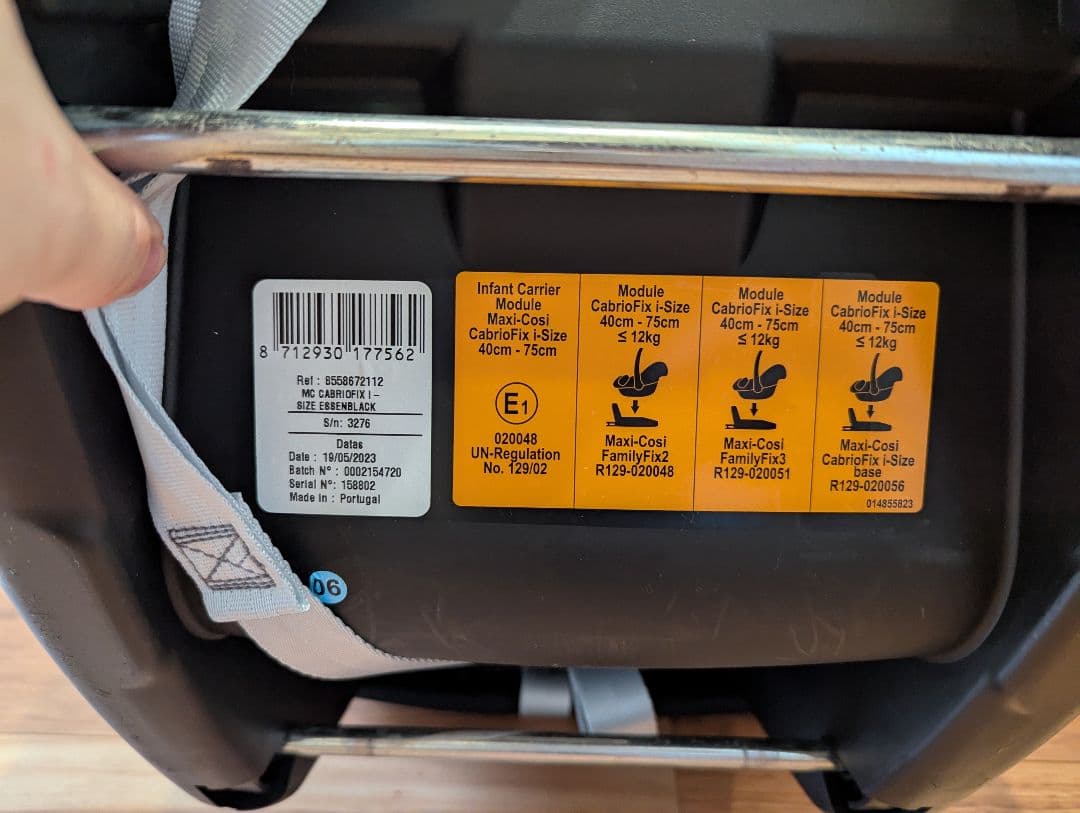 【美品】マキシコシ ベビーシート Cabrio Fix i-size セット