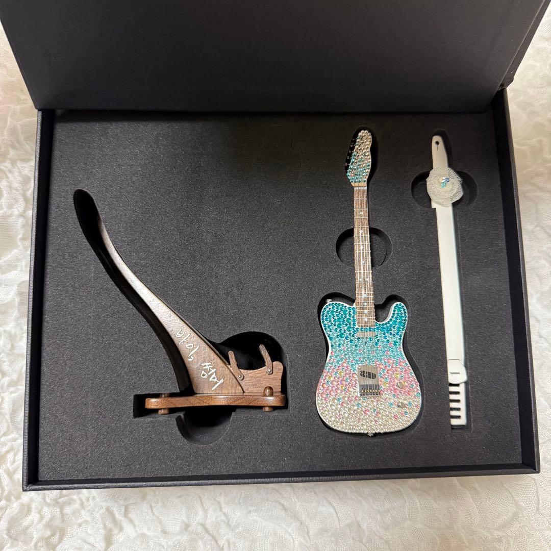 IU オフィシャルグッズ バイサマーミニチュアギターセット