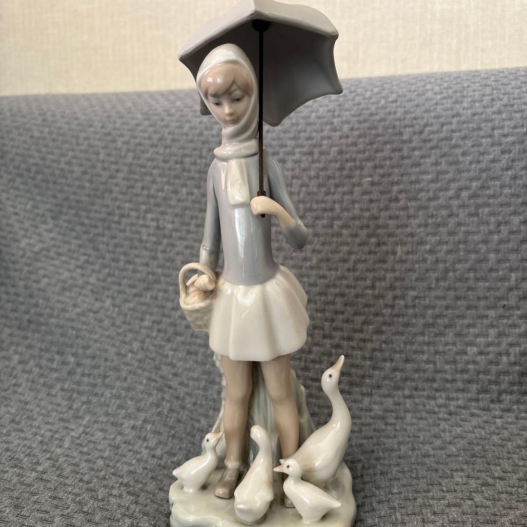 陶器製 和装女性像 傘付き