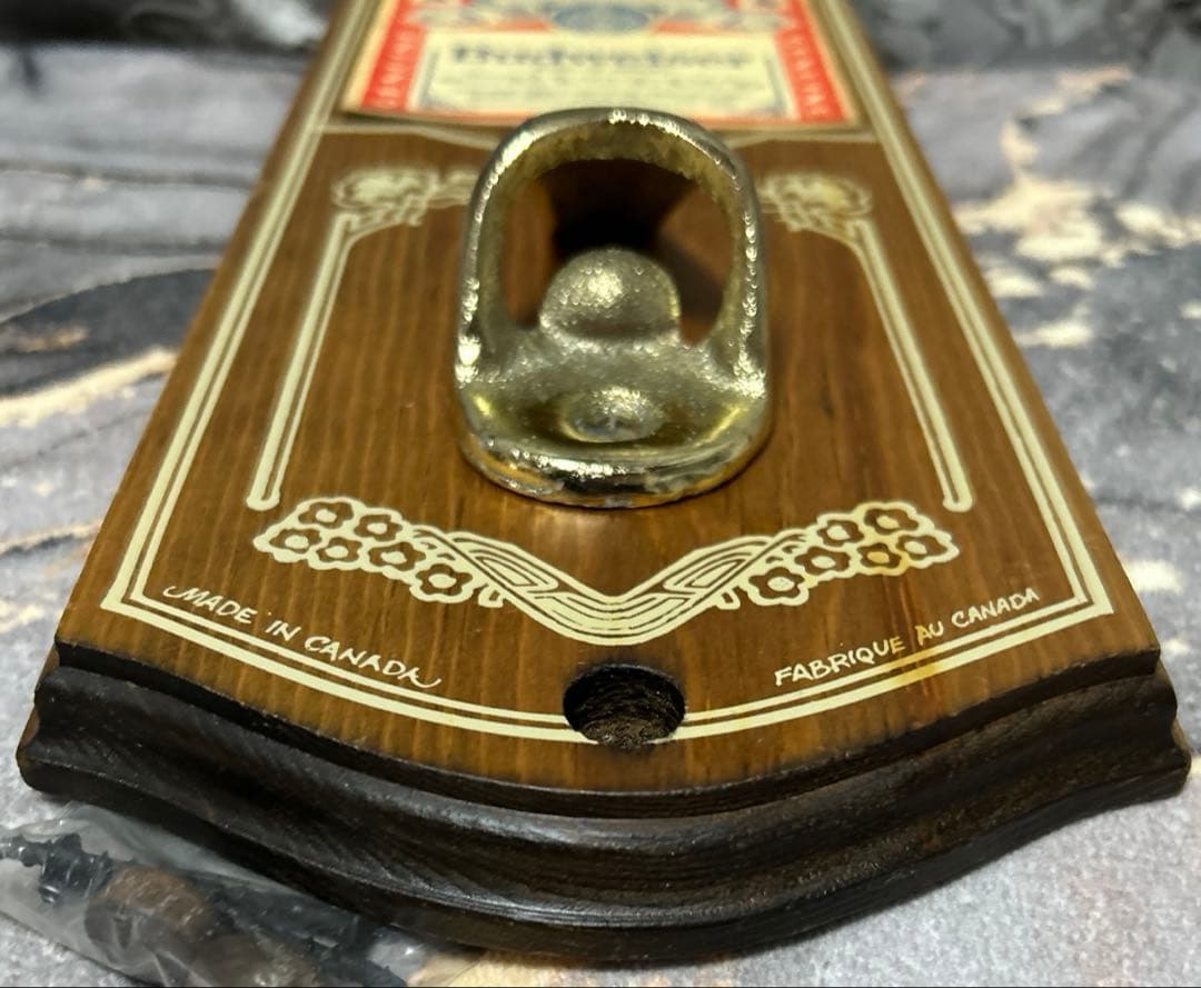 ビンテージ品 バドワイザー（Budweiser）壁掛け式栓抜 希少 Amazon