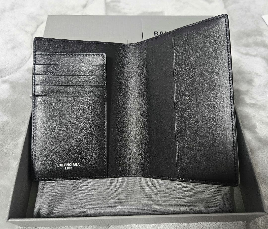 BALENCIAGA Passport パスポートケース 中古・古着通販】BALENCIAGA